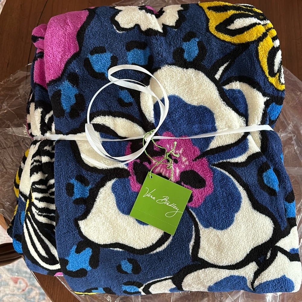 Vera Bradley throw blanket NWT